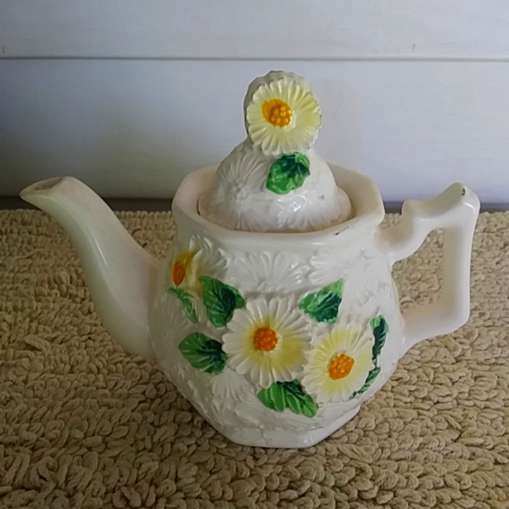 Vintage Lefton porcelain teapot rustic daisy